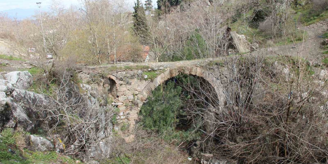 Tarihi Çaybaşı Su Kemeri turizme kazandırılmayı bekliyor