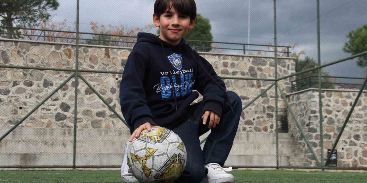 Depremzede minik futbolcu tekrar Altınordu’da oynamak istiyor