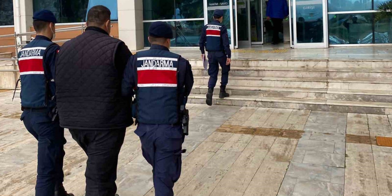 İzmir’de JASAT timleri firari suçlu avında: 9 hükümlü yakalandı
