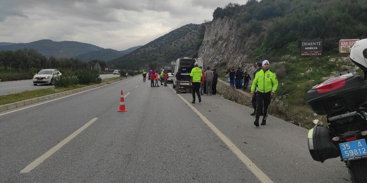 İzmir’de feci kaza: 2 ölü, 1 ağır yaralı