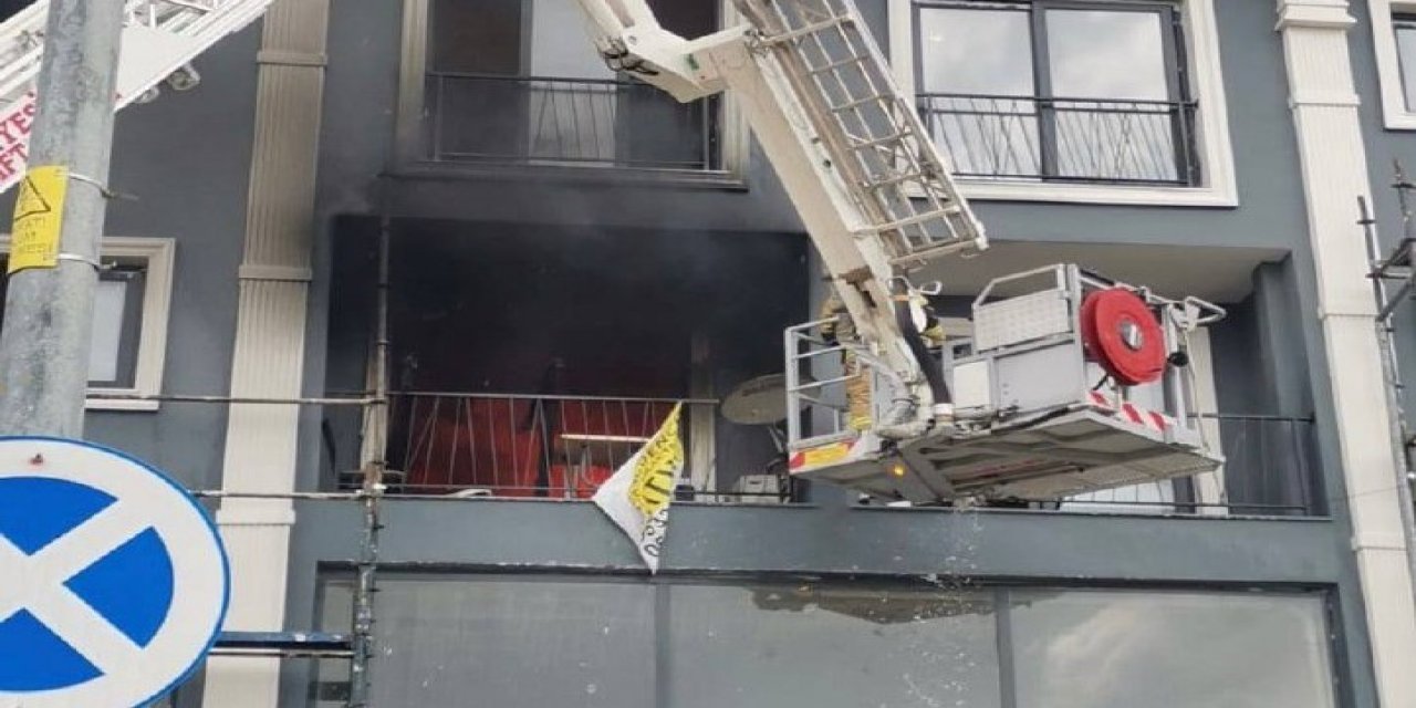 İzmir’de bir evde çıkan yangında yaşlı adam hayatını kaybetti