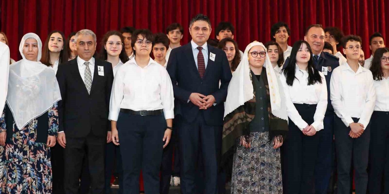 Aliağa’da İstiklal Marşı’nın kabulü ve Mehmet Akif Ersoy’u Anma Günü kutlandı