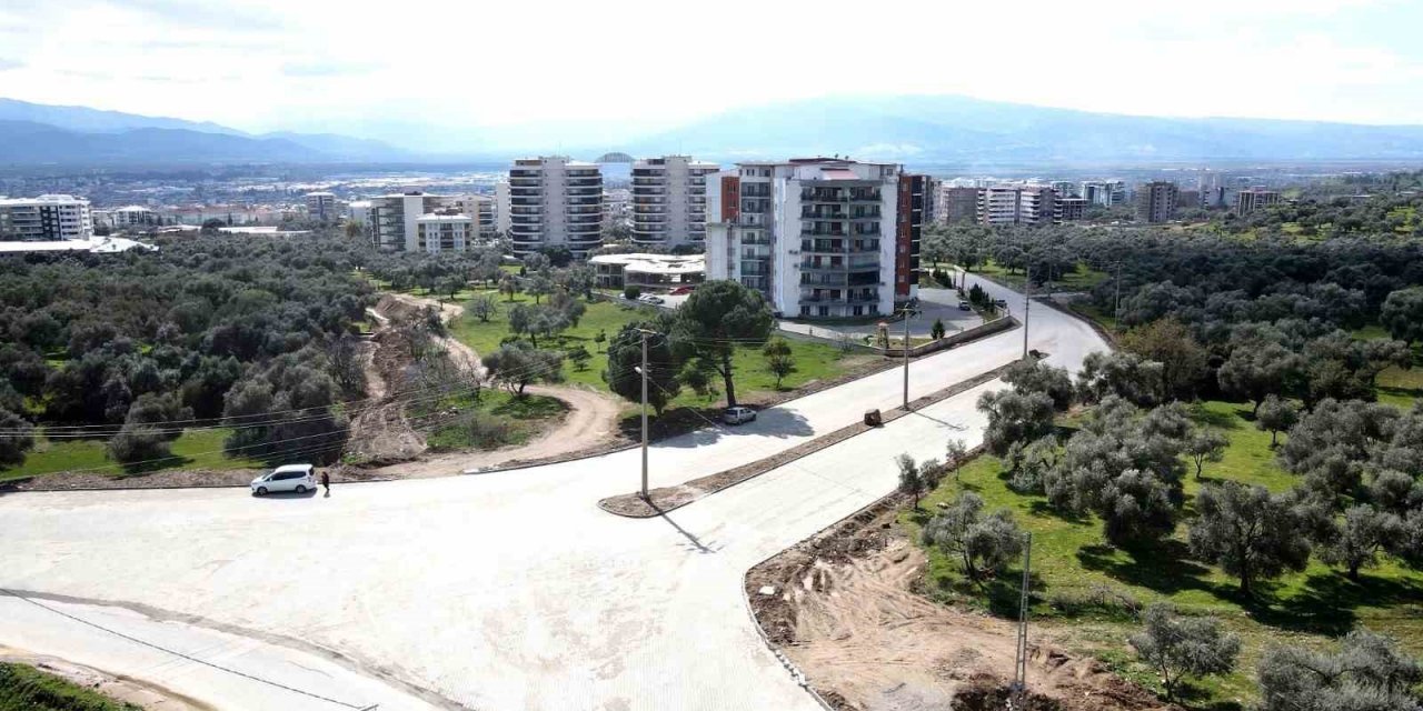 Nazilli Belediyesi yol yapım çalışmalarını sürdürüyor