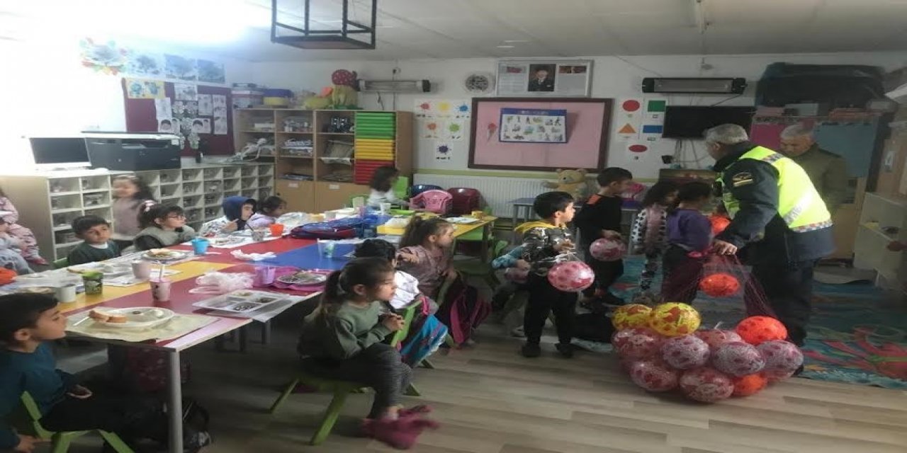 Sarıgöl’de jandarmadan trafik eğitimi