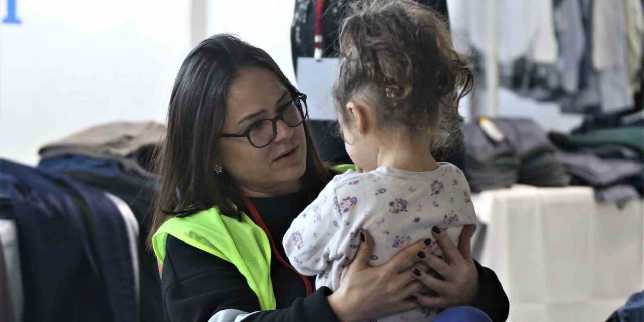 Merkezefendi Dayanışma Merkezi depremzedelerin ihtiyacını karşılıyor