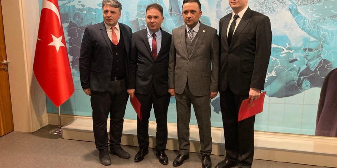 AK Parti Alaşehir İlçe Başkanlığına Fedayi Kozan atandı