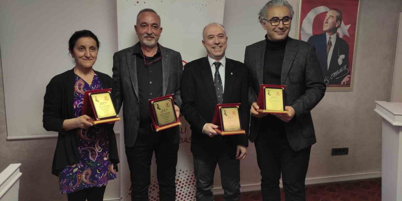 Özel Egekent’in emektar hekimleri Tıp Bayramında onurlandırıldı