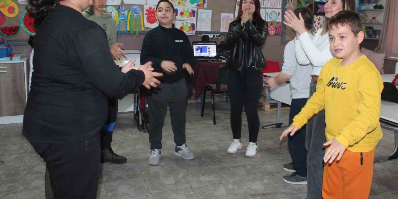 Özel öğrencilerin annelerine özel kurs