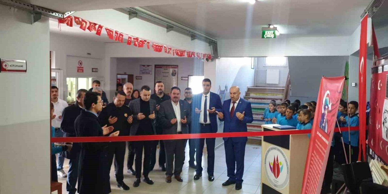 Şehidin fotoğraf sergisi adının verildiği okulda açıldı