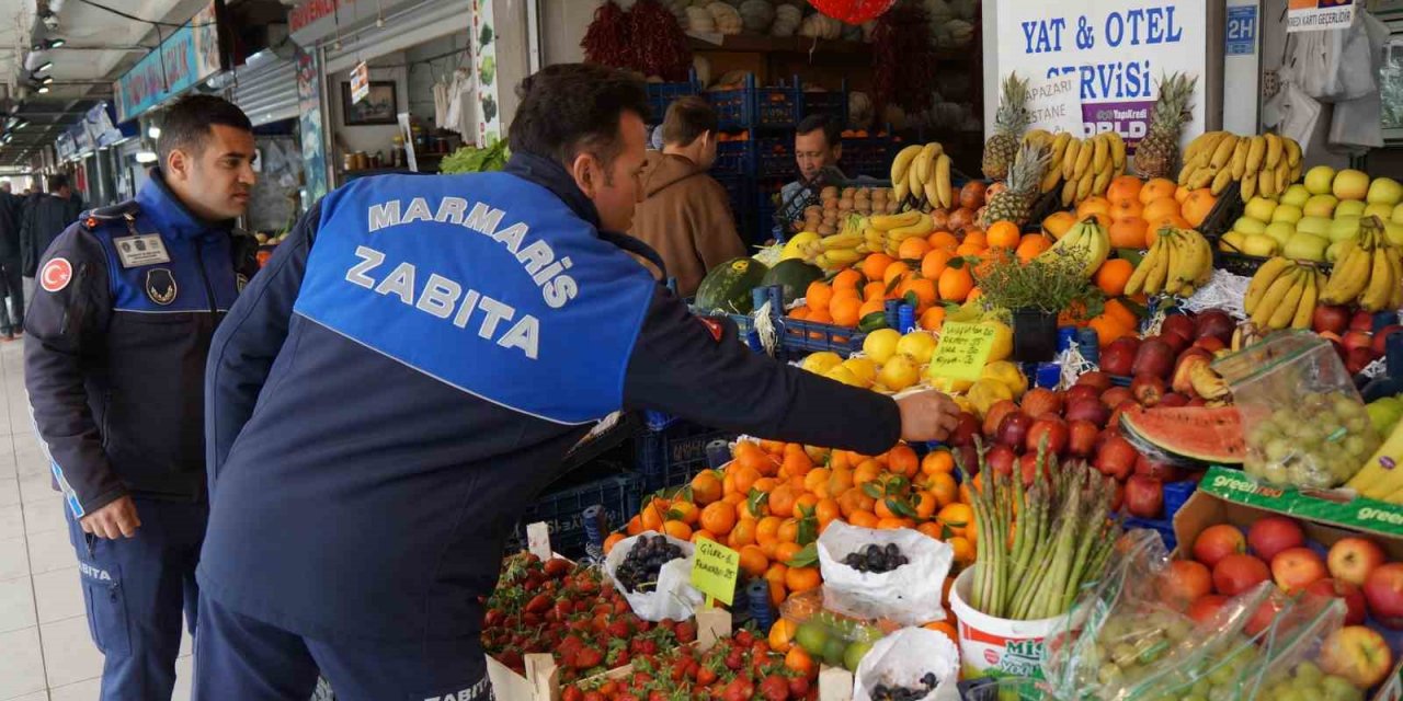 Marmaris’te pazar yeri esnafı denetlendi