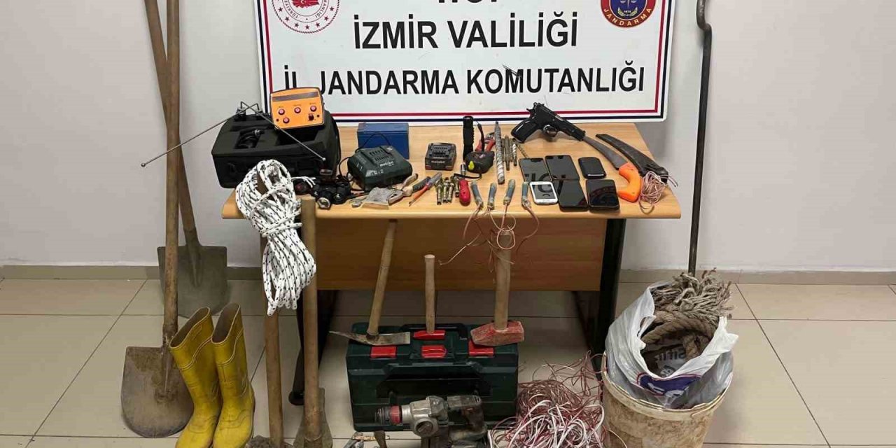 İzmir’de kaçak kazı yapan 7 kişiye suçüstü