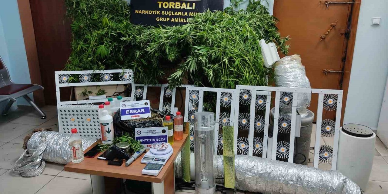 İzmir’de uyuşturucu imalathanesine çevrilen lüks eve baskın