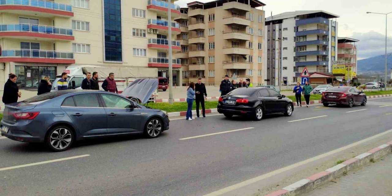 Buharkent’te zincirleme kaza