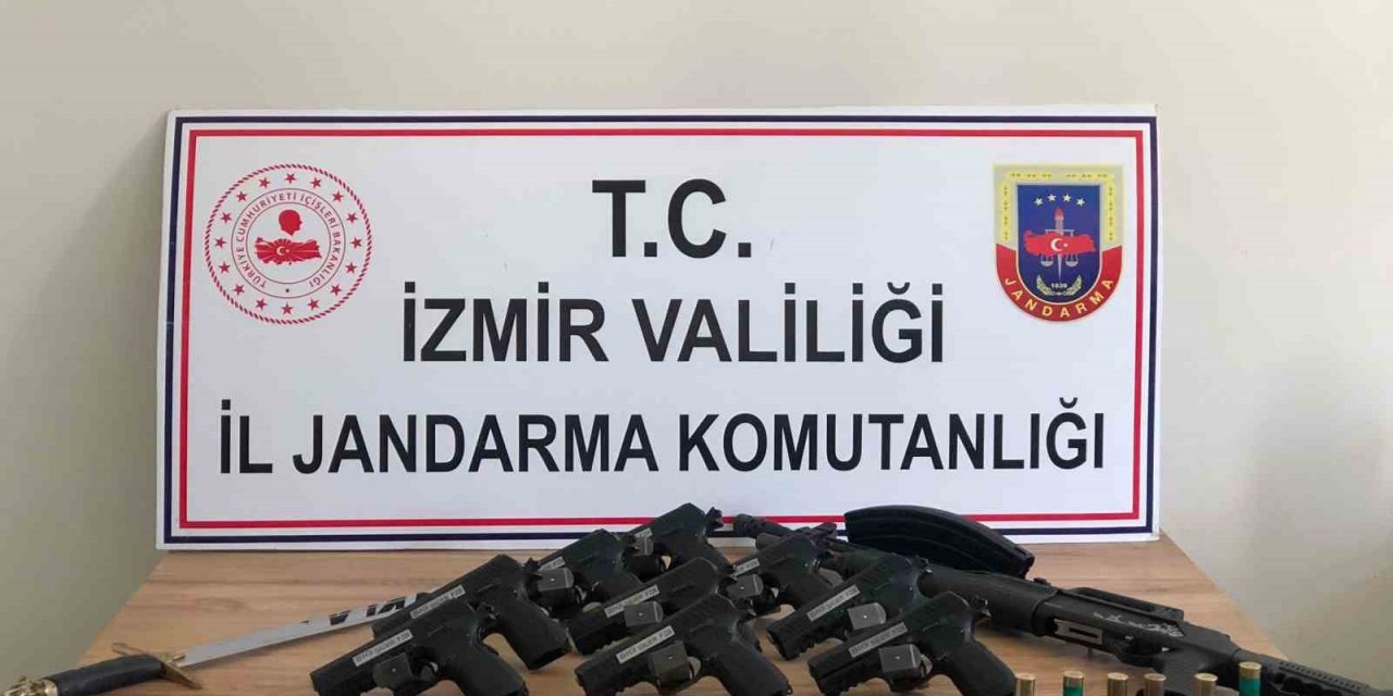 İzmir’de nefes kesen ruhsatsız silah operasyonu: 3 gözaltı