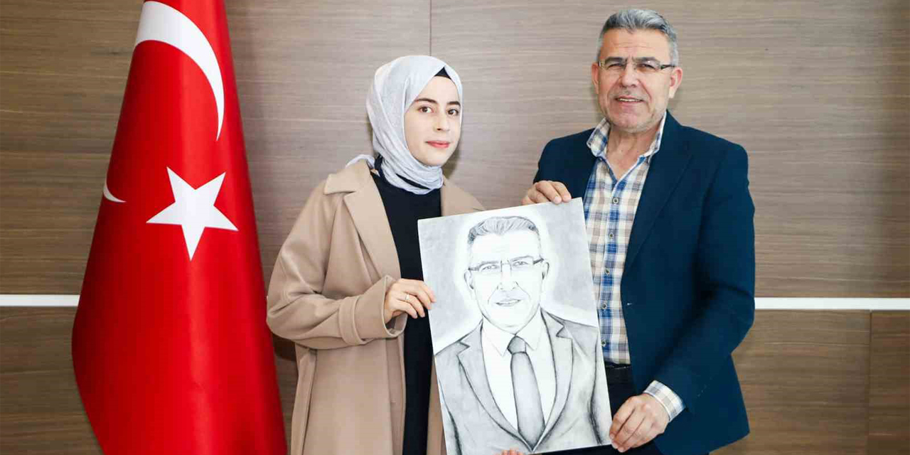 Nişan yüzüklerini takan Başkan Güler’e karakalem portre jesti