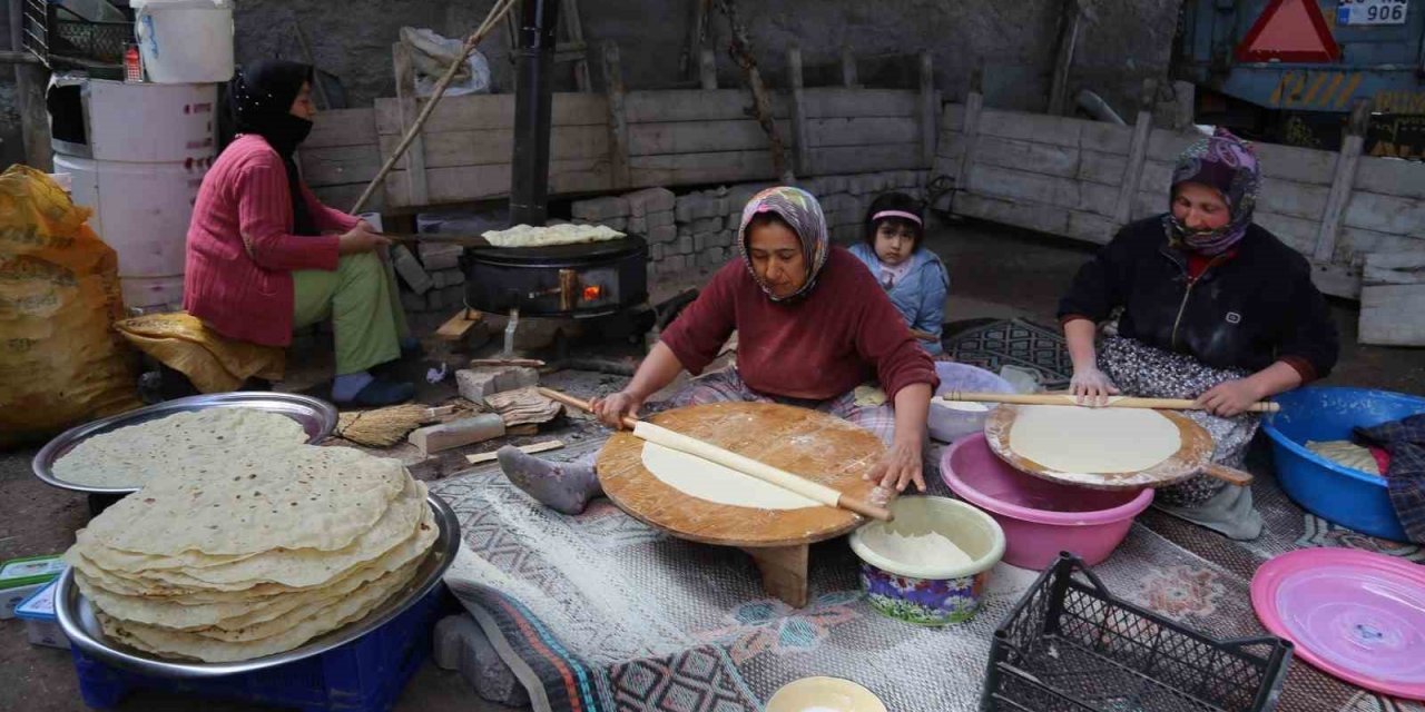 Ramazan yufkaları imeceyle hazırlandı