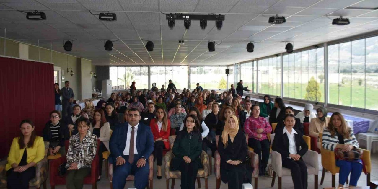 Buharkent’te kadın sağlığına dikkat çekildi