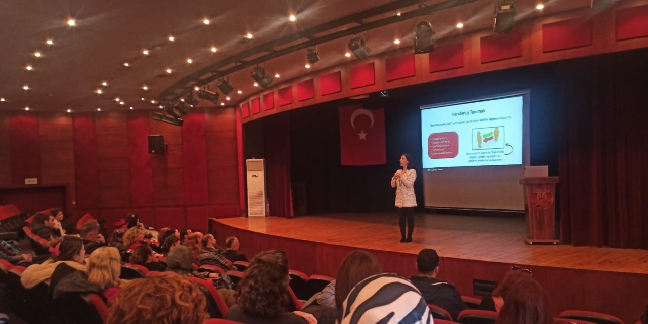 Nazilli Devlet Hastanesi personeline iletişim semineri verildi