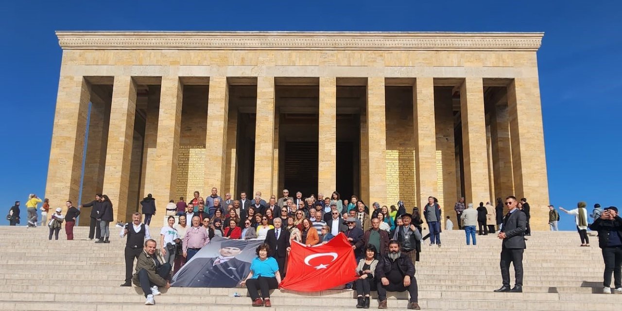 ‘Benim Vekilim İlhan Özcan’ diyen 100 kişilik ekipten Ankara çıkartması