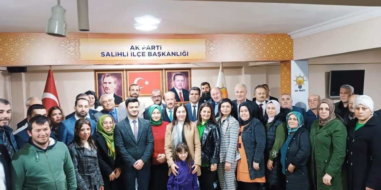 Salihli AK Parti, milletvekili aday adaylarını tanıttı