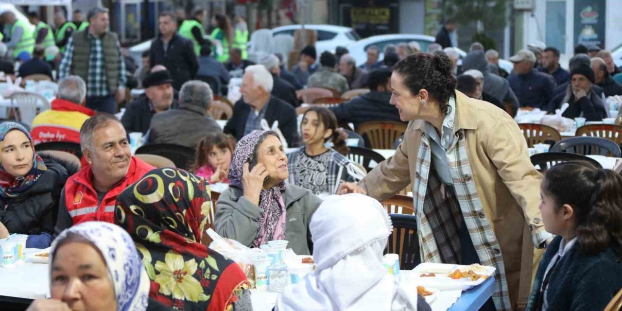 Selçuk Belediyesi, Ramazan ayında dayanışmayı büyütüyor