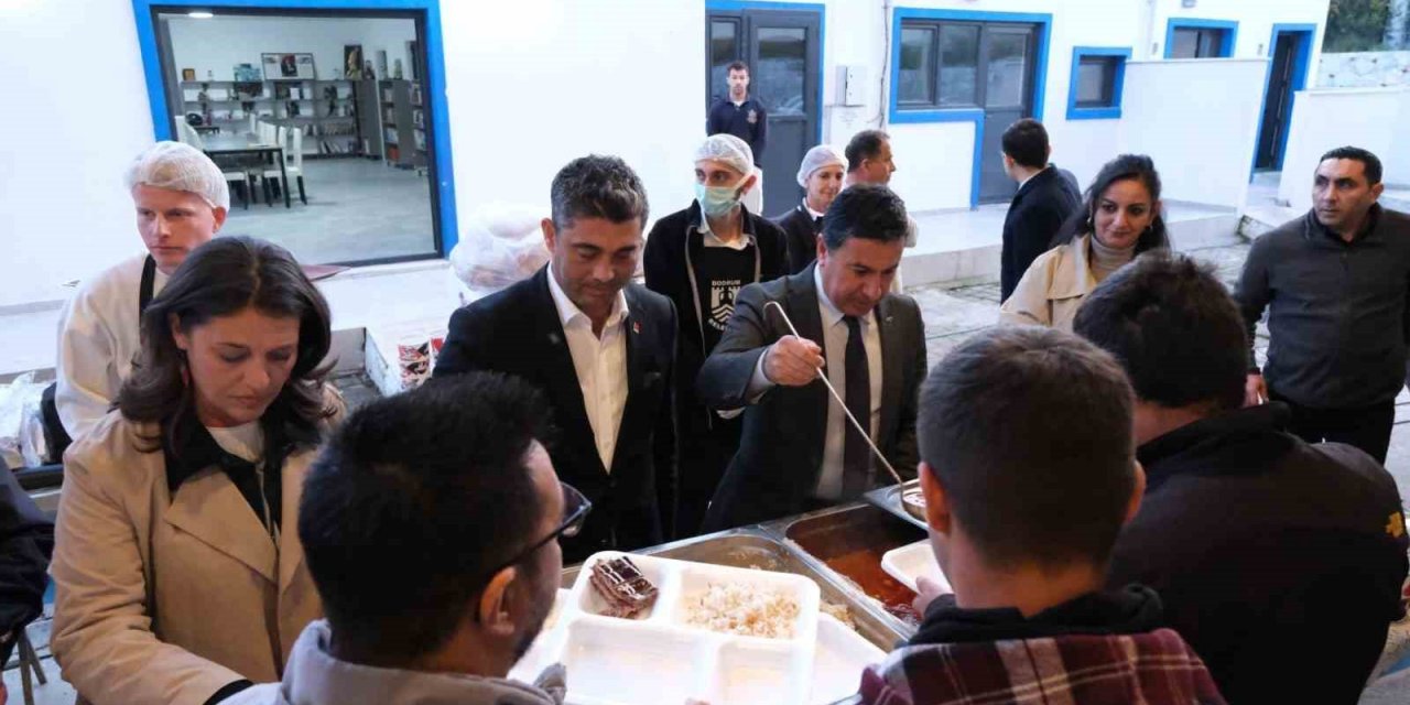 Mahalle iftarları başladı