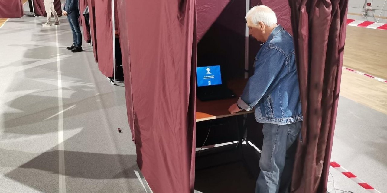 AK Parti İzmir temayüle gitti, aday adayları oylanıyor