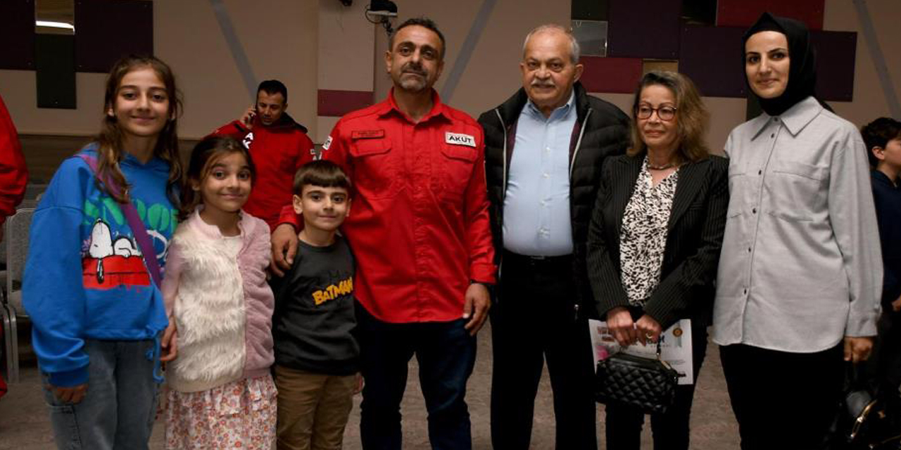 AKUT Kuşadası ekibi deprem bölgesinde yaşadıklarını anlattı