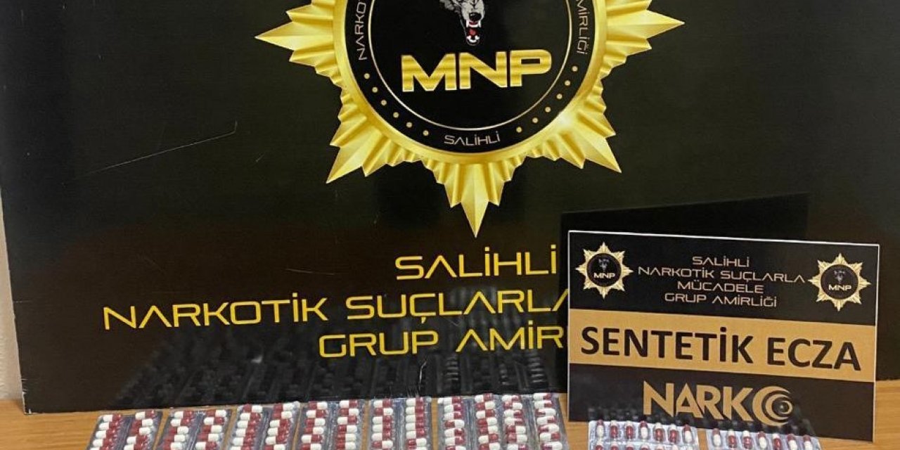 Üzerlerinde sentetik ecza hapı ile yakalandılar