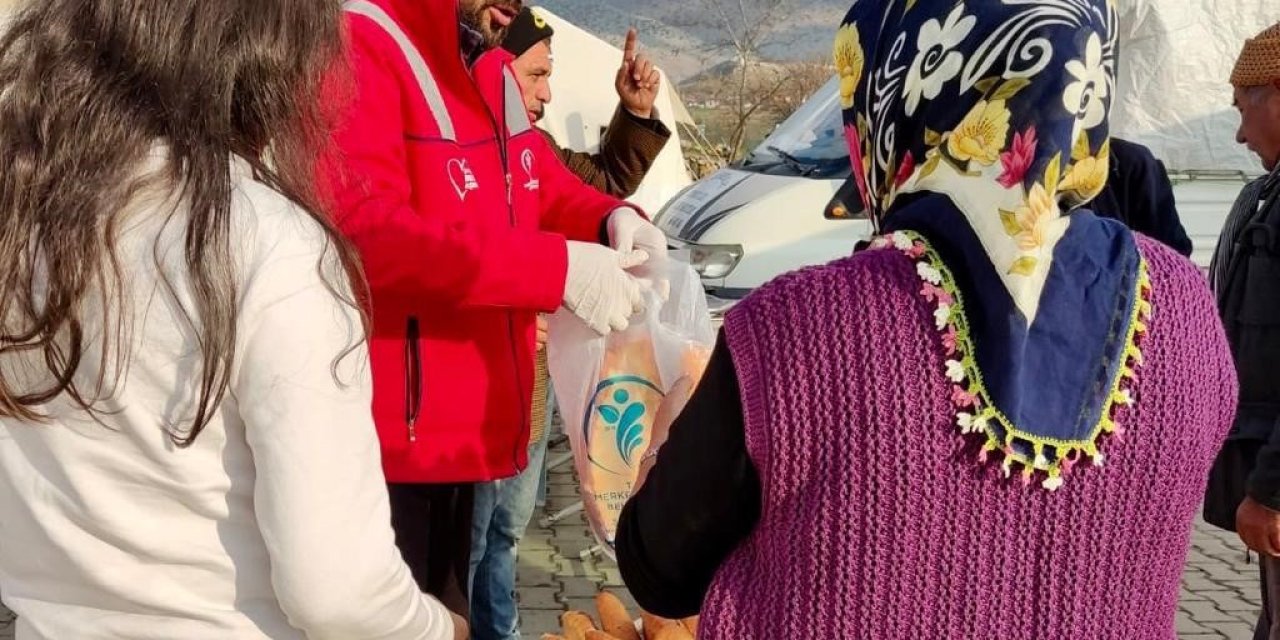 Merkezefendi’den deprem bölgesine günlük 2 bin ekmek ulaştırılıyor