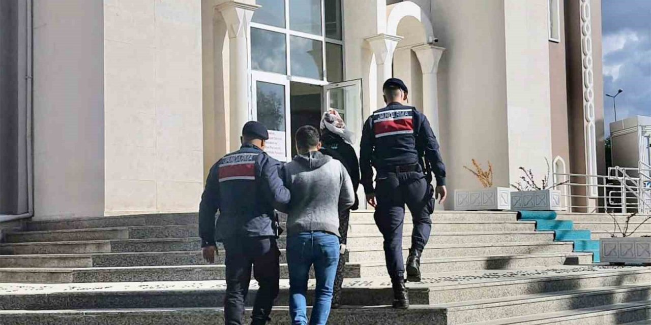 Kiralık araçla hırsızlık yaptılar, tutuklandılar