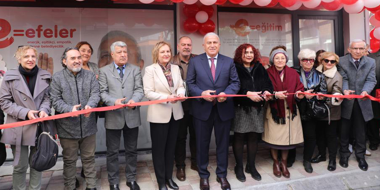 Efeler’de 11’inci Kitap Kafe açıldı