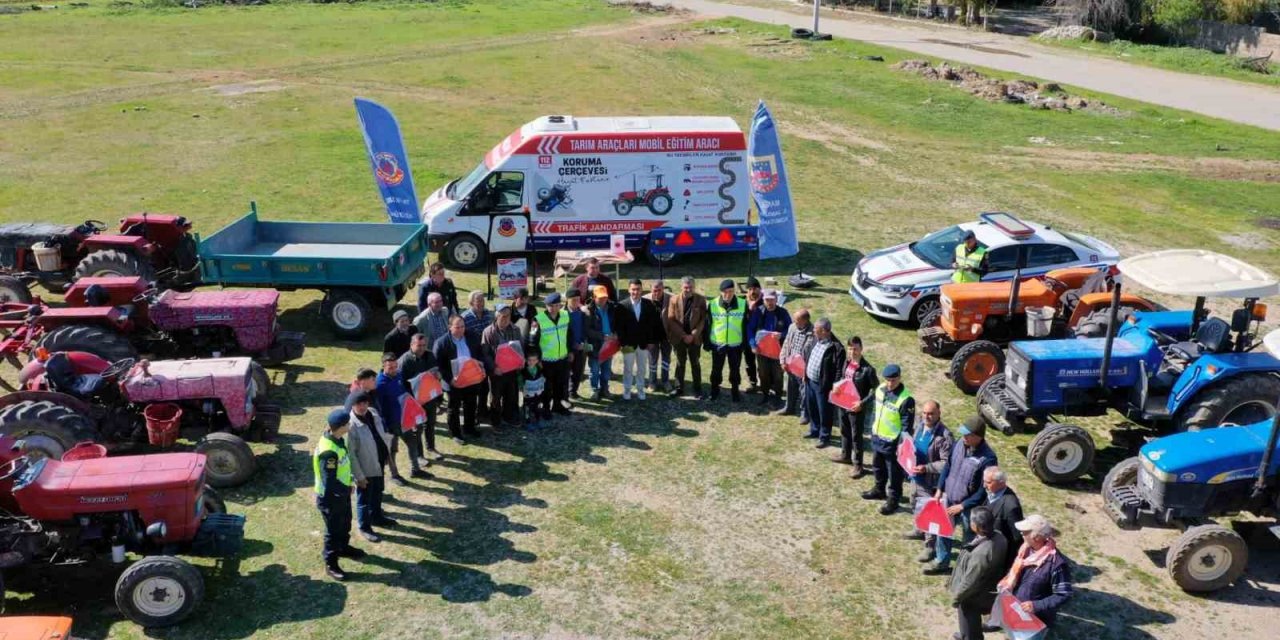 Turgutlu’da çiftçilere trafik semineri verildi