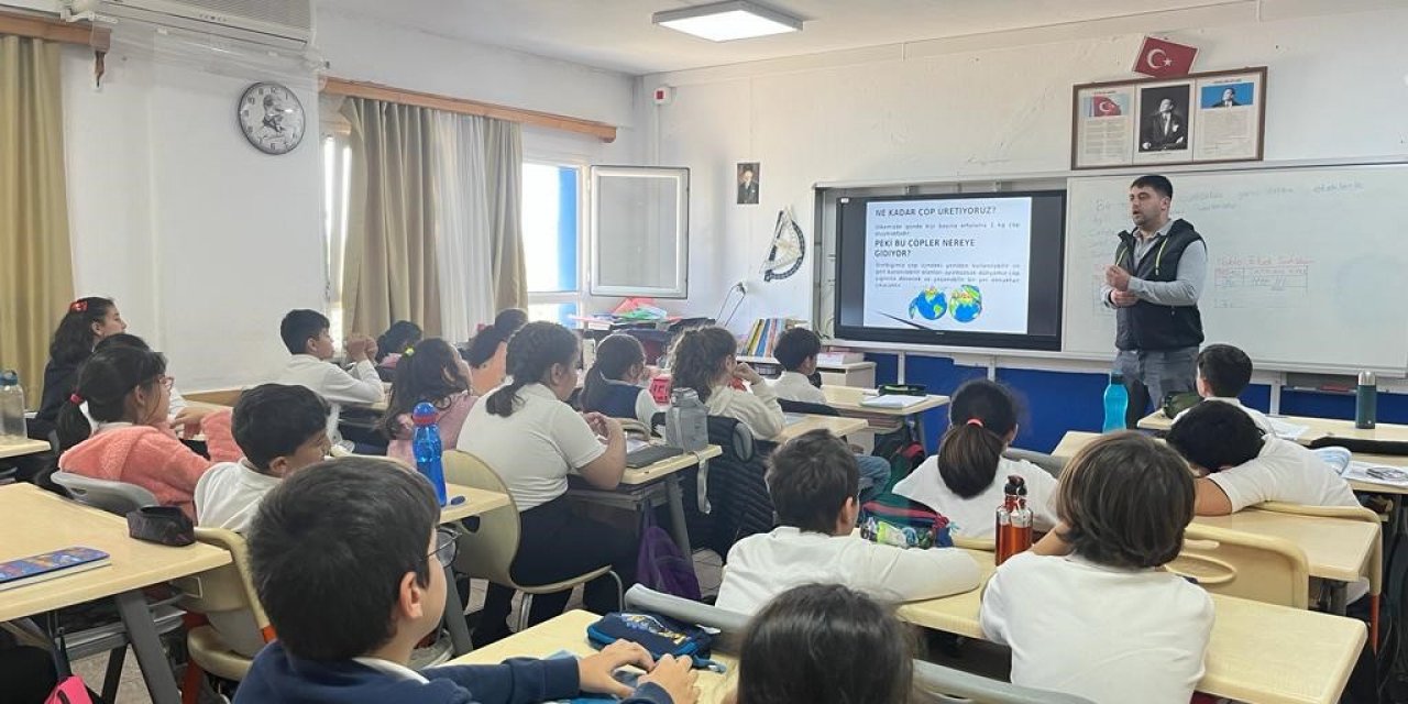 Öğrencilere Atık Yönetimi ve Geri Dönüşüm eğitimi veriliyor