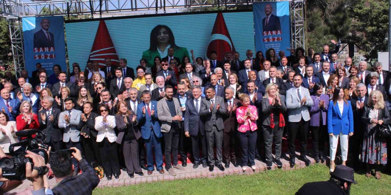 CHP İzmir, aday adaylarını tanıttı