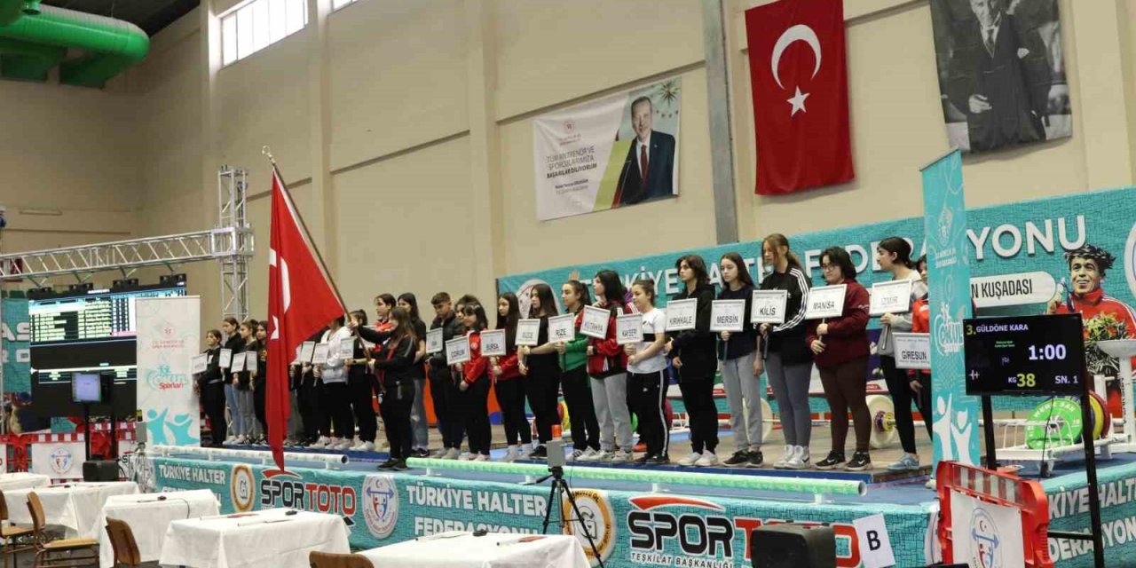 Okullar Arası Genç Kızlar Türkiye Halter Şampiyonası Kuşadası’nda başladı
