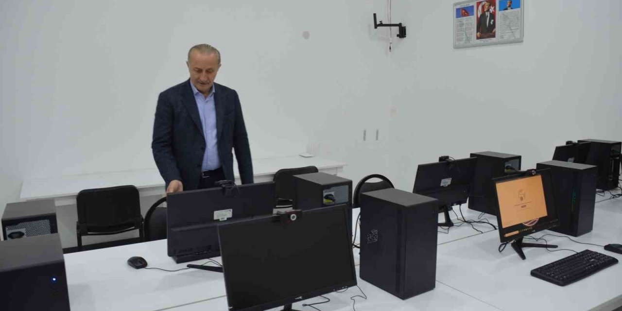 Didim’de Belediyesi üniversite öğrencileri için bilgisayar sınıfı oluşturdu