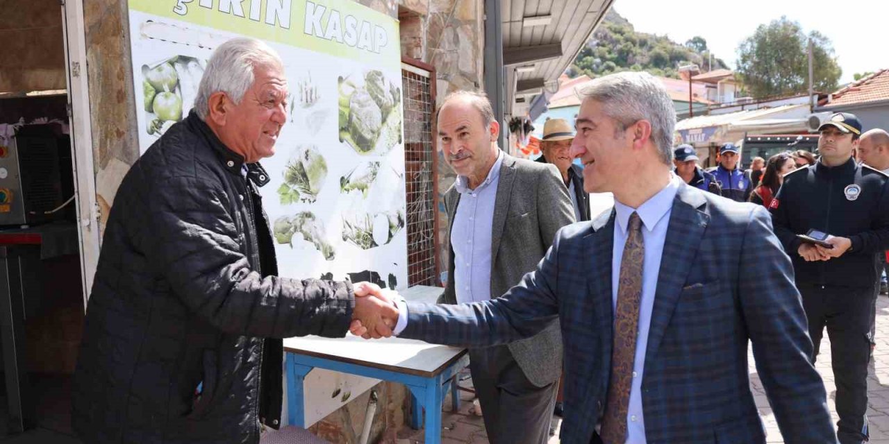 Marmaris Belediye Başkanı Oktay, Bozburun’da vatandaşlarla bir araya geldi