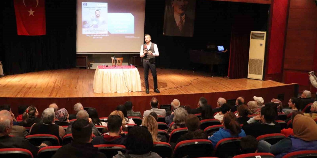 Depremin Psikolojik etkilerini azaltma konulu konferans ilgi gördü