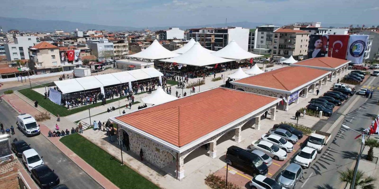 Salihli Belediyesi’nden 5’i bir yerde açılış