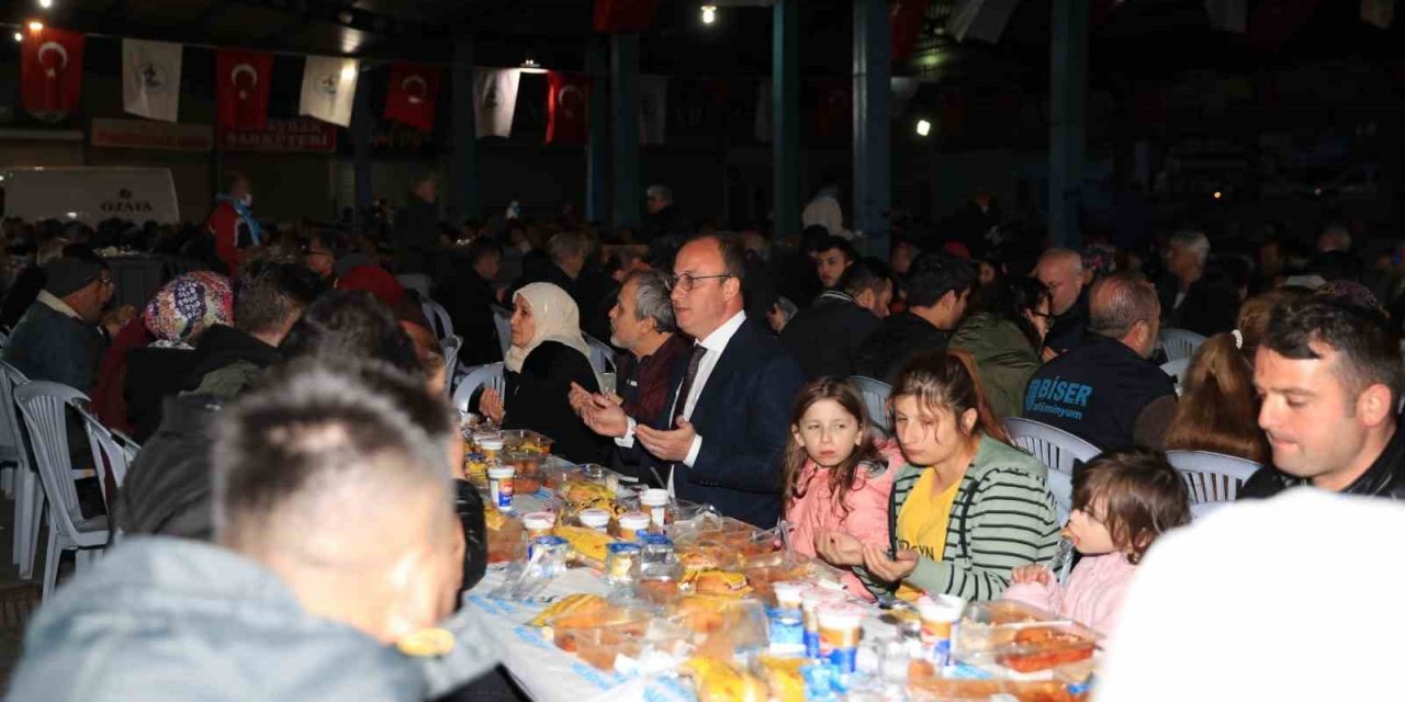 Pamukkale Belediyesi gönül sofrası İncilipinar’da kuruldu