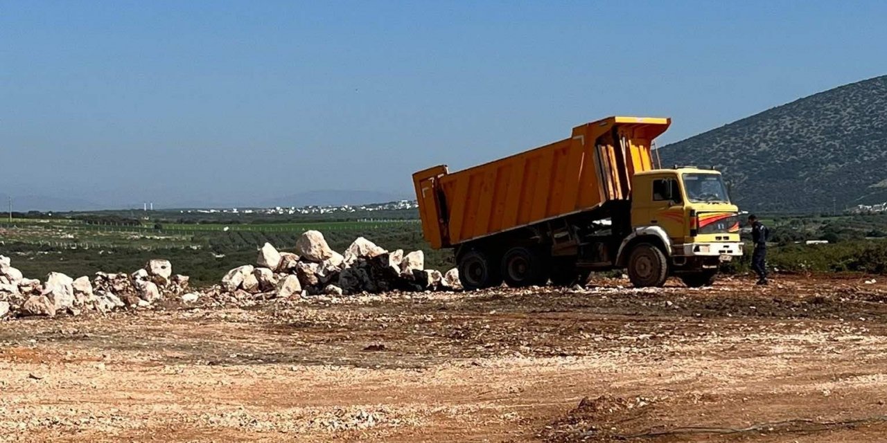 Didim’de vadiye moloz dökerken yakalandılar
