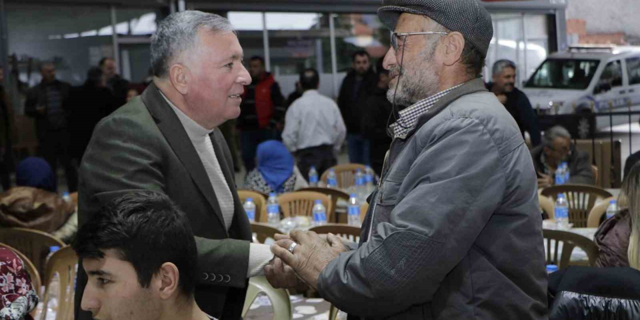 Binlerce Honazlı orucunu kapalı pazaryerinde birlikte açtı