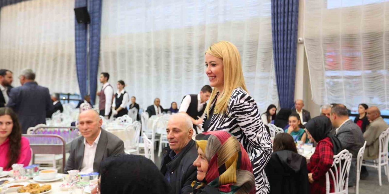Başkan Şeniz Doğan, muhtarlar ve aileleriyle iftar programında buluştu
