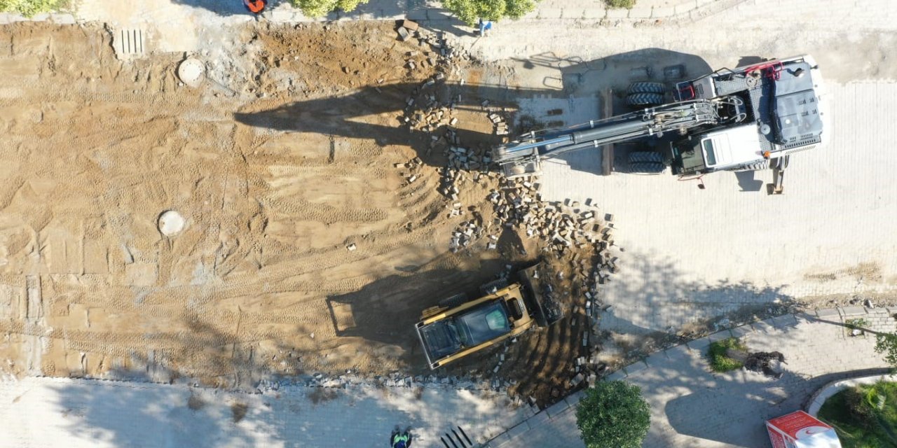 Aydın Büyükşehir Belediyesi Efeler’in yollarını yeniliyor