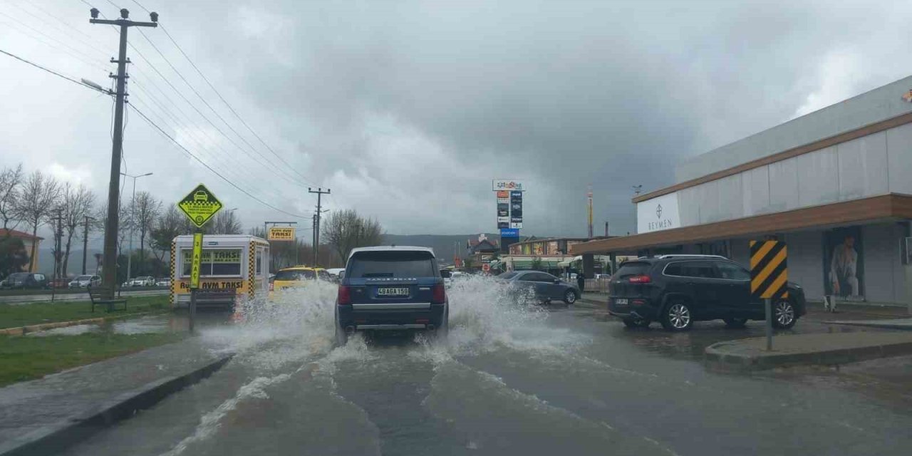 Muğla’da yağış etkili oluyor
