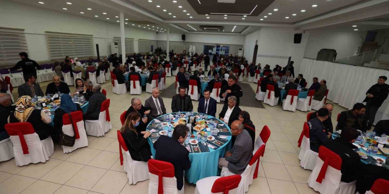 Vali Tavlı Seydikemer’de Şehit Aileleri ve Gaziler ile iftarda bir araya geldi