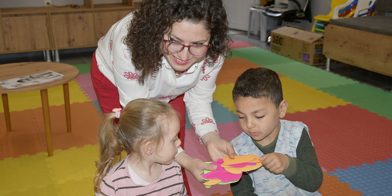 Anne Baba Çocuk Eğitim Merkezi’nde miniklere palyaço sürprizi