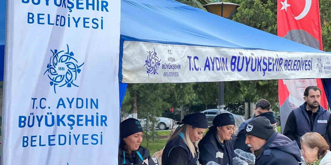 Aydın Büyükşehir Belediyesi Aydınlıları iftar sofralarında buluşturmaya devam ediyor