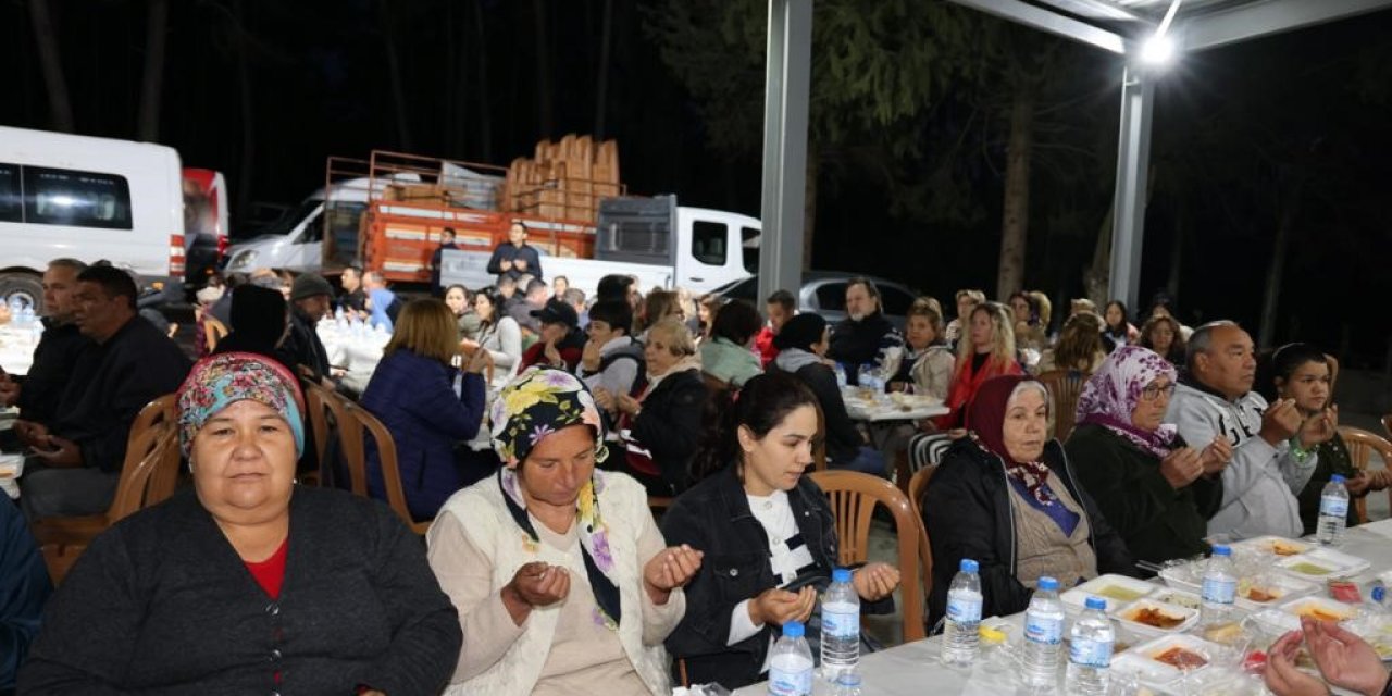 Marmaris’te altıncı iftar sofrası Karaca Mahallesi’nde kuruldu